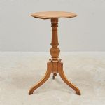 1566 4226 LAMP TABLE